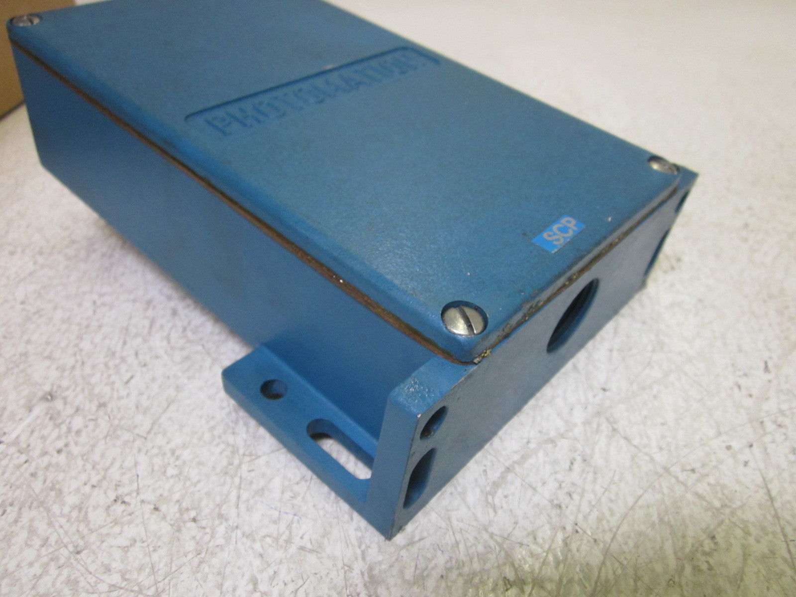 PHOTOMATION SCP-L5-B PHOTO EYE LIGHT/DARK SENSITIVITY CONTROL 115VAC UNMP