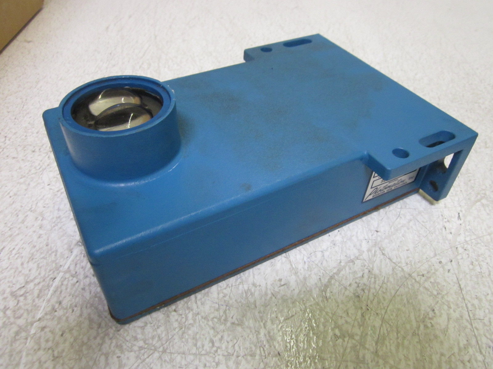 PHOTOMATION SCP-L5-B PHOTO EYE LIGHT/DARK SENSITIVITY CONTROL 115VAC UNMP
