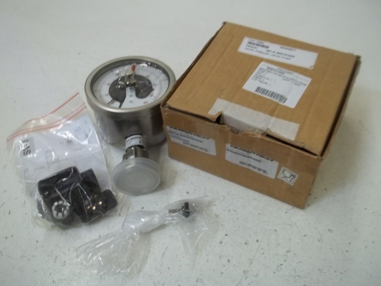 PROCOMAC 809101009 PRESSURE GAUGE 0-140 PSI NSMP