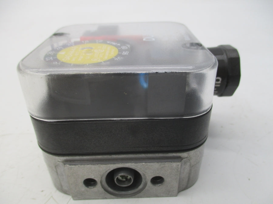 DUNGS GAO-A4-4-6 120VAC 10A 7PSI NSNP