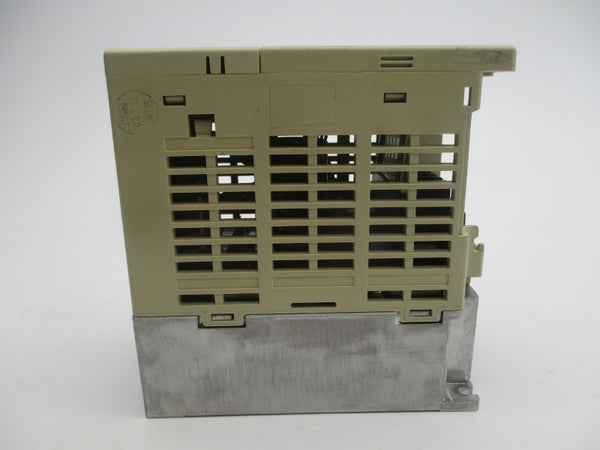 YASKAWA CIMR-V7CCB0P4 200-240V 7.4A UNMP