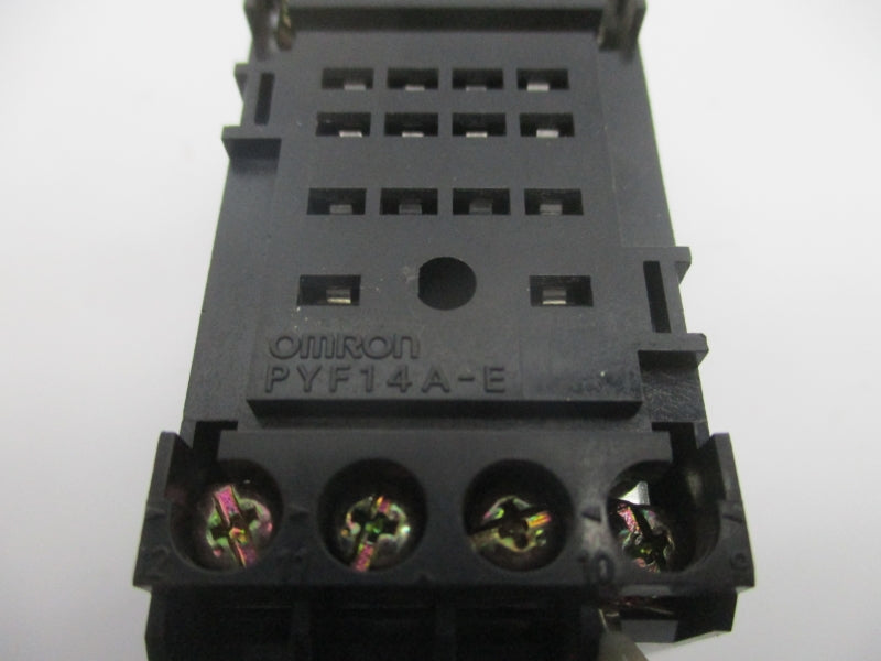 OMRON PYF14A-E 250V 5A (AS PICTURED) UNMP
