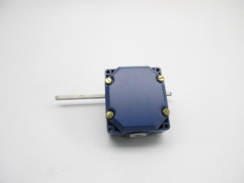 TELEMECANIQUE XCRE18H2 500V 3A NSNP