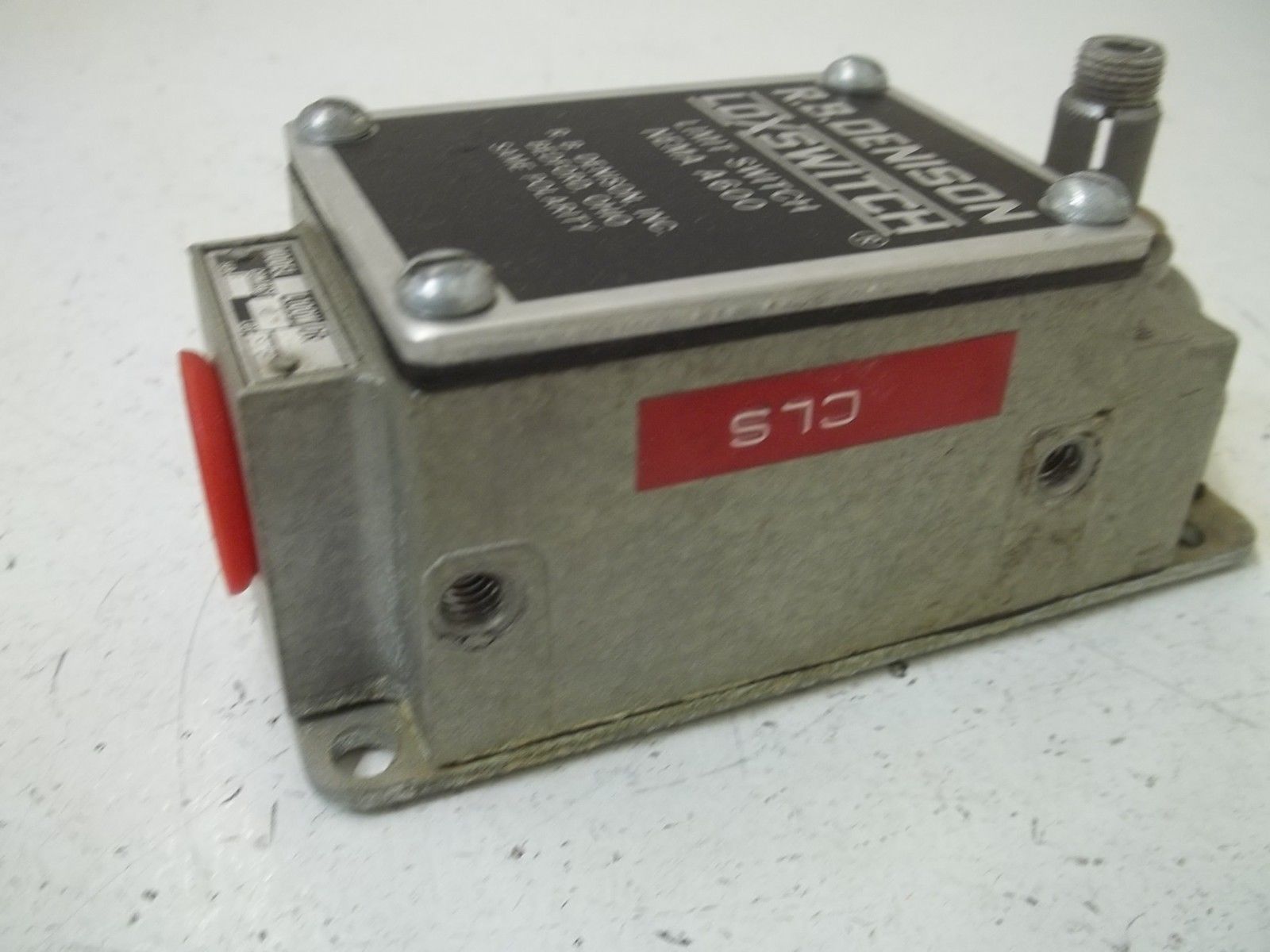 R.B. DENSION L100WDR LIMIT SWITCH UNMP
