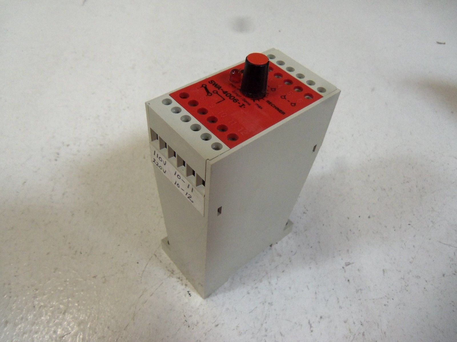 RECHNER SENSOR SWA-4006-I 110V-220V UNMP