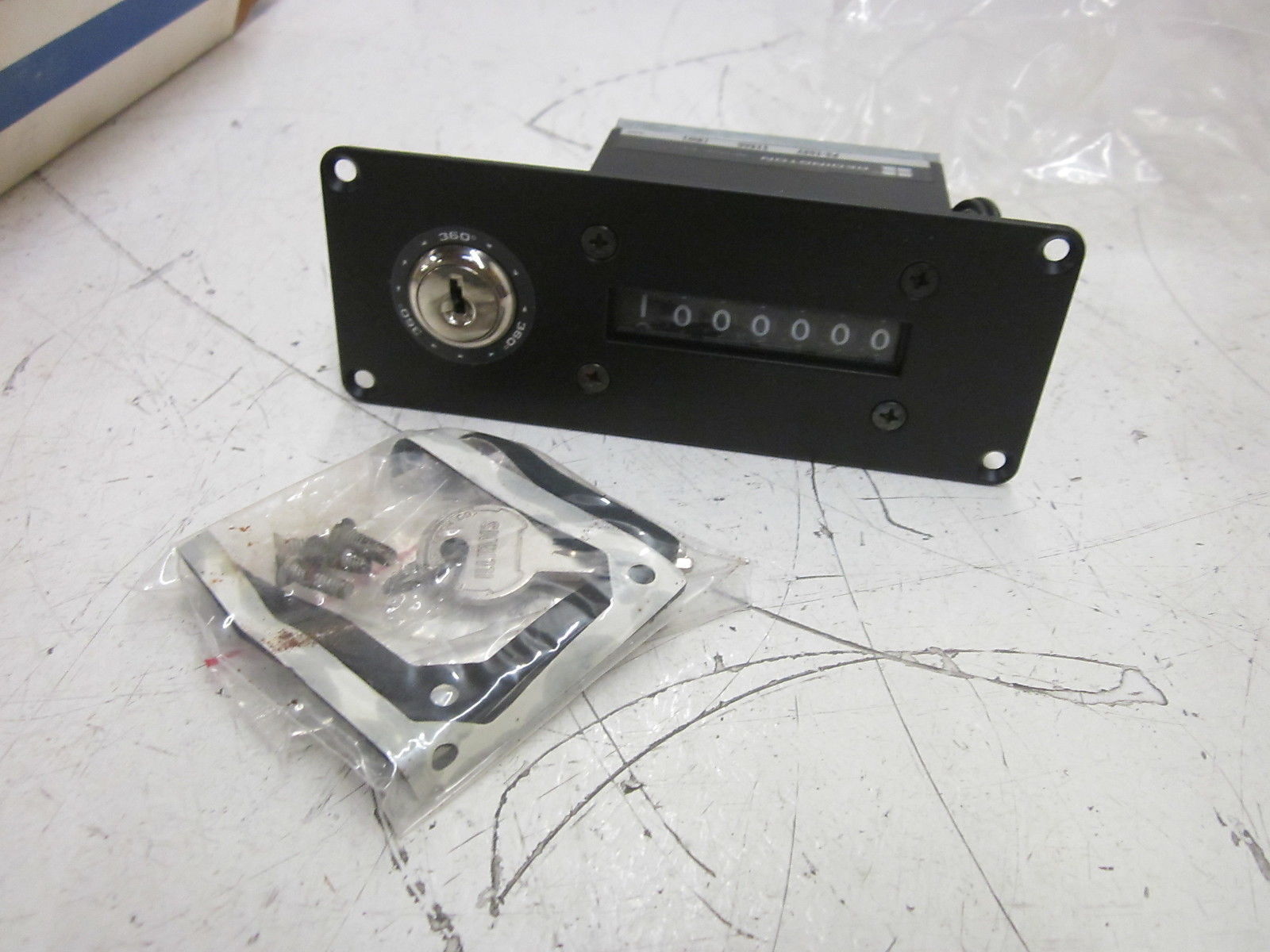 REDINGTON P2-1027 COUNTER (W/KEYS) 115V NSMP