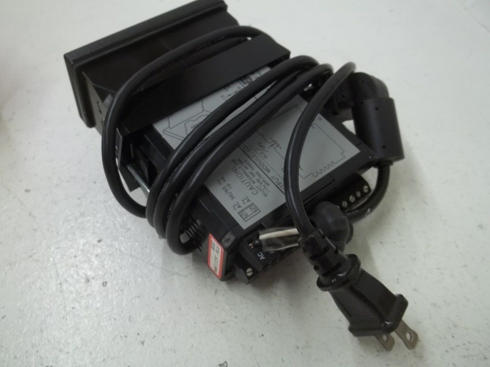 RED LION CONTROLS PCU11004 PROCESS CONTROL UNIT UNMP