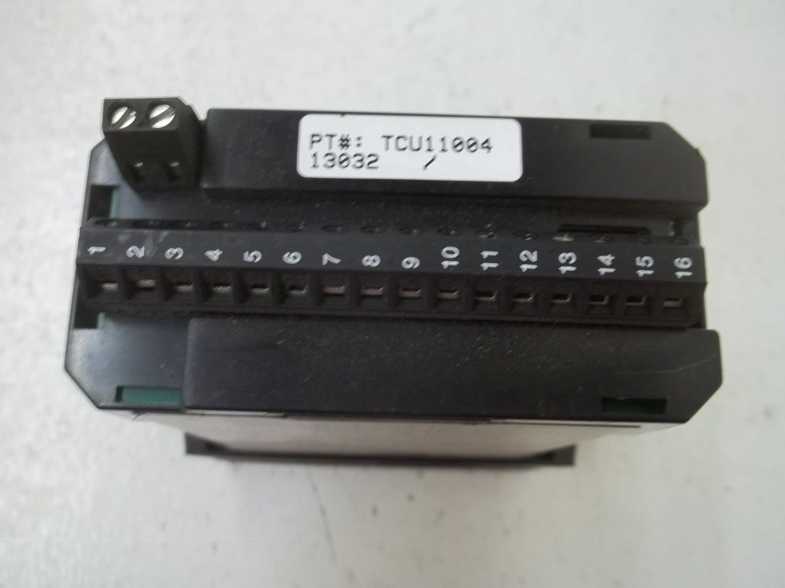RED LION CONTROLS TCU11004 TEMPERATURE CONTROLLER UNMP