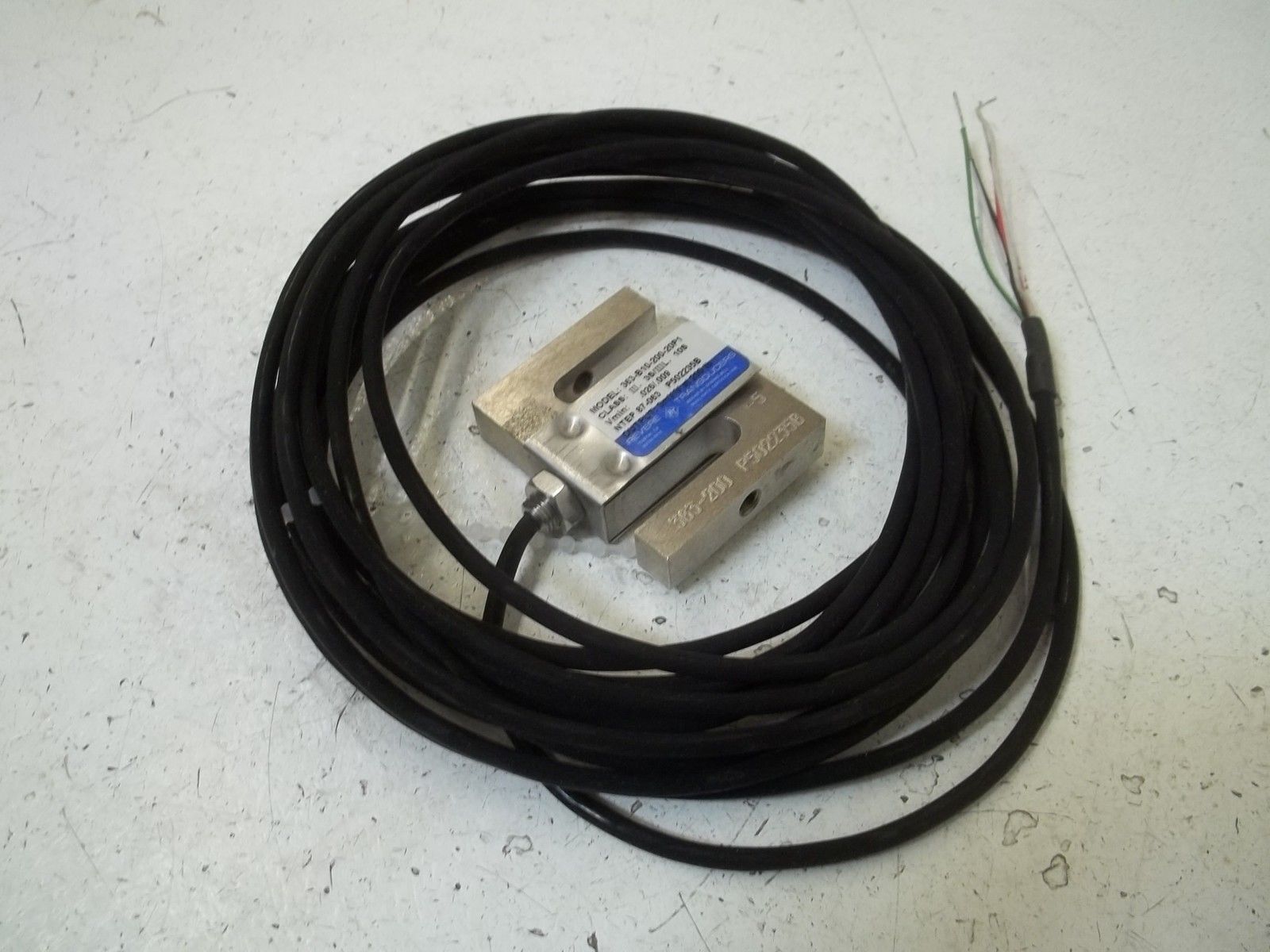 REVERE TRANSDUCERS 363-B10-200-20P1 LOAD CELL 200lbs NSMP