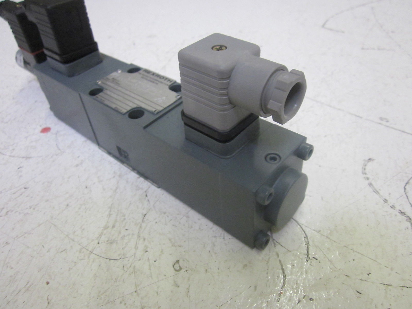REXROTH 4WRE6W32-11/24Z4/M VALVE NSNP