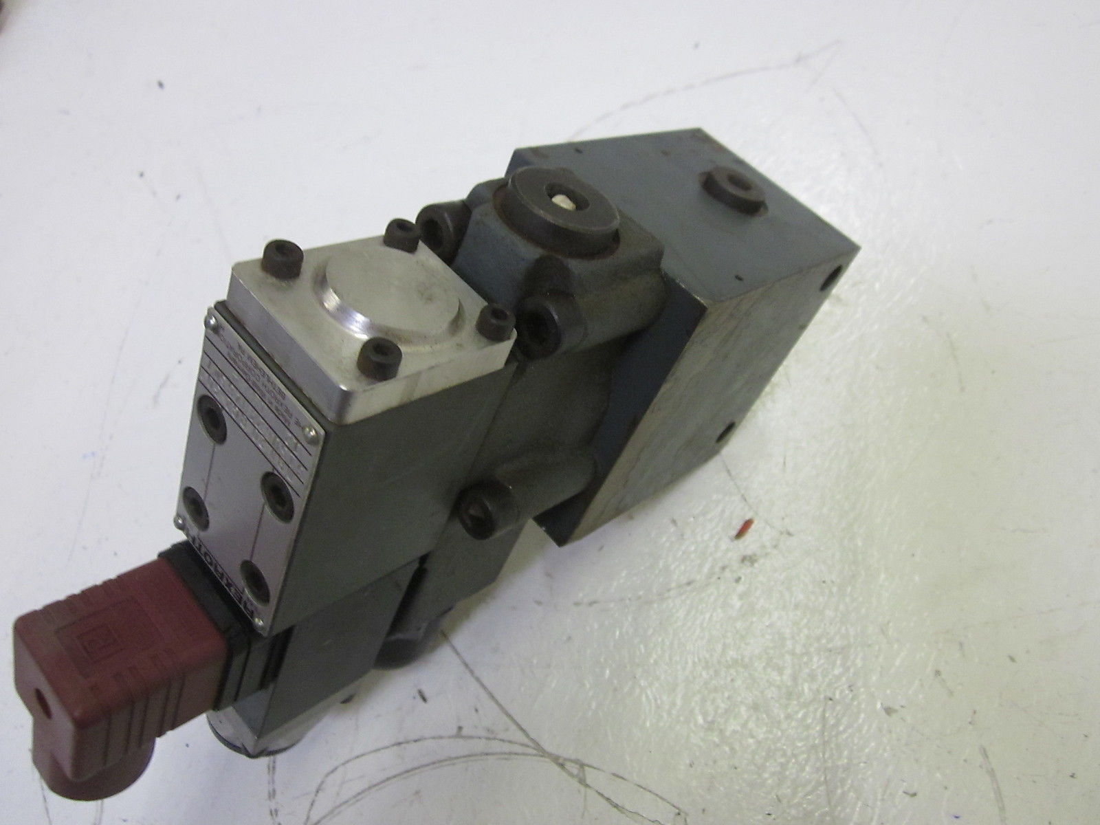 REXROTH DBW 20 BG2-301 315UGXXNZ55L1 VALVE  UNMP
