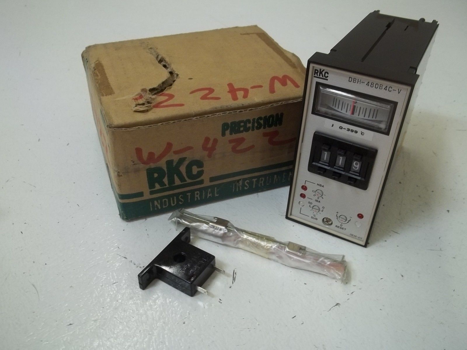 RKC KOGYO CO.  DBH-480B4C-VHX2 TEMPERATURE CONTROL NSMP