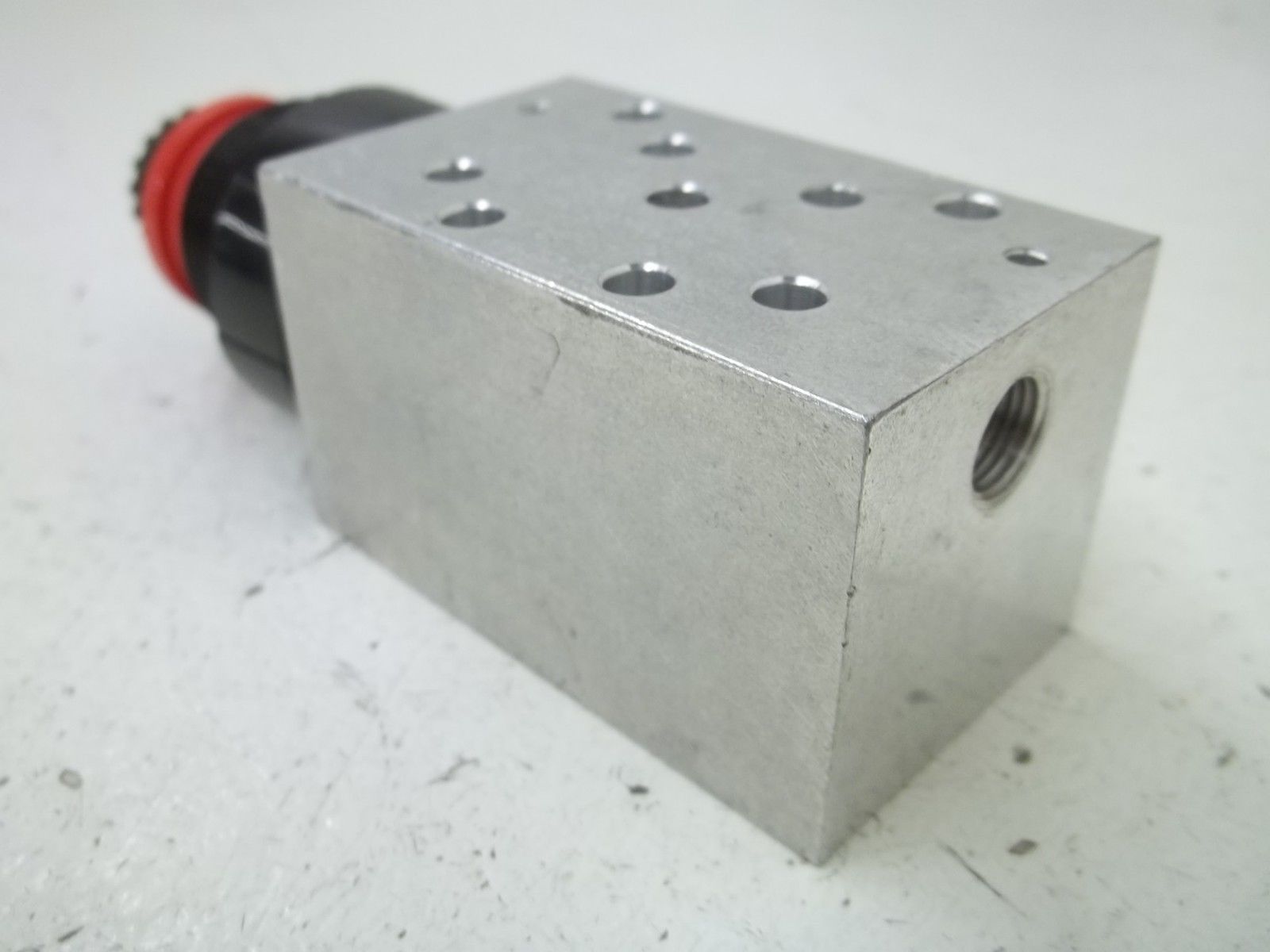 RM1-2 VALVE UNMP