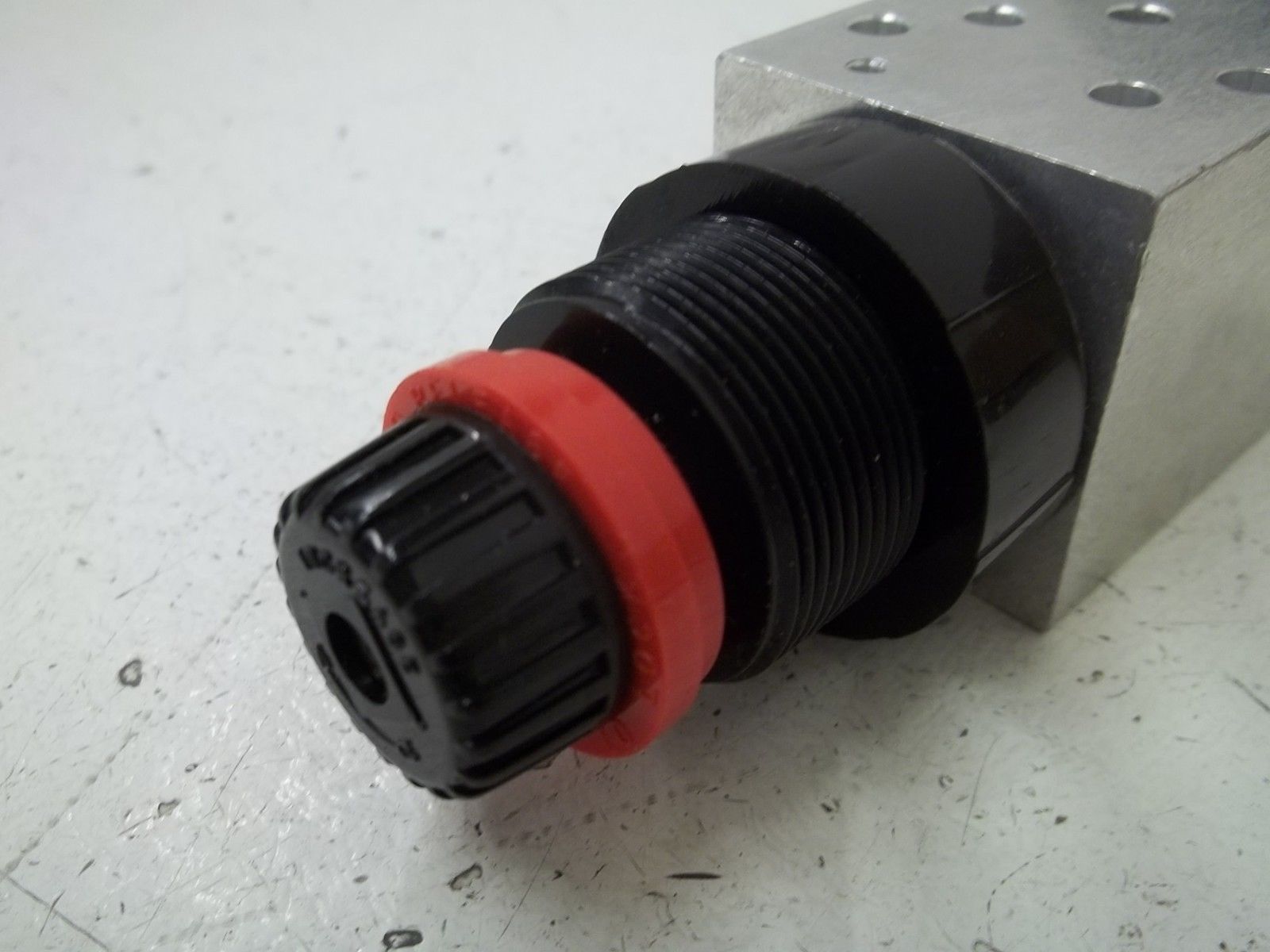 RM1-2 VALVE UNMP
