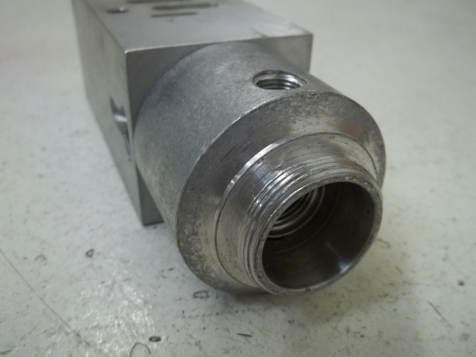 RM2A-4-TP VALVE UNMP