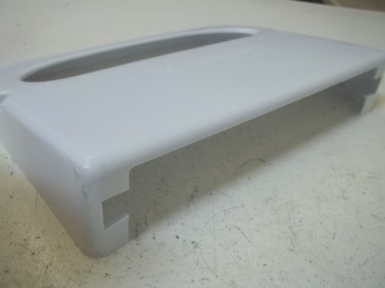 ROCHESTER 25132000 HALF FOLD TOILET SEAT COVER DISPENSER(WHITE) NSMP