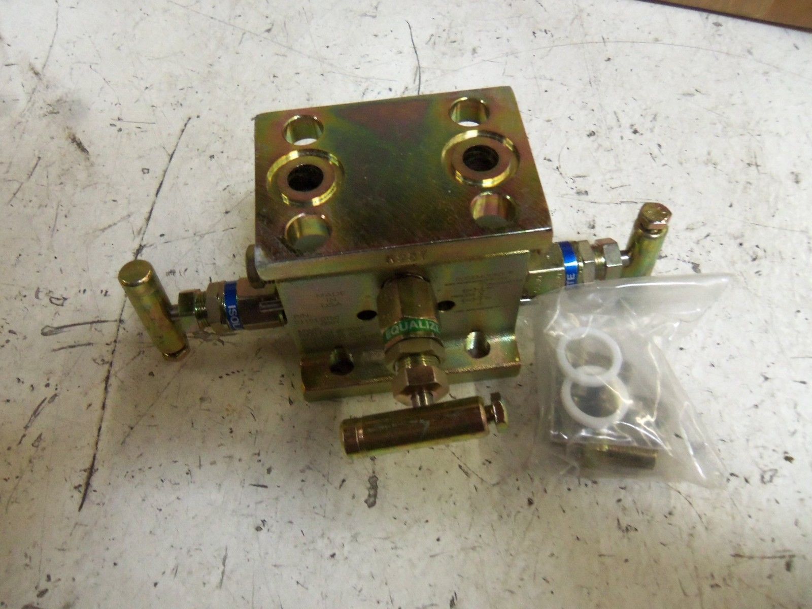ROSEMOUNT 01151-0150-0001 3 VALVE CONTROLLER NSMP