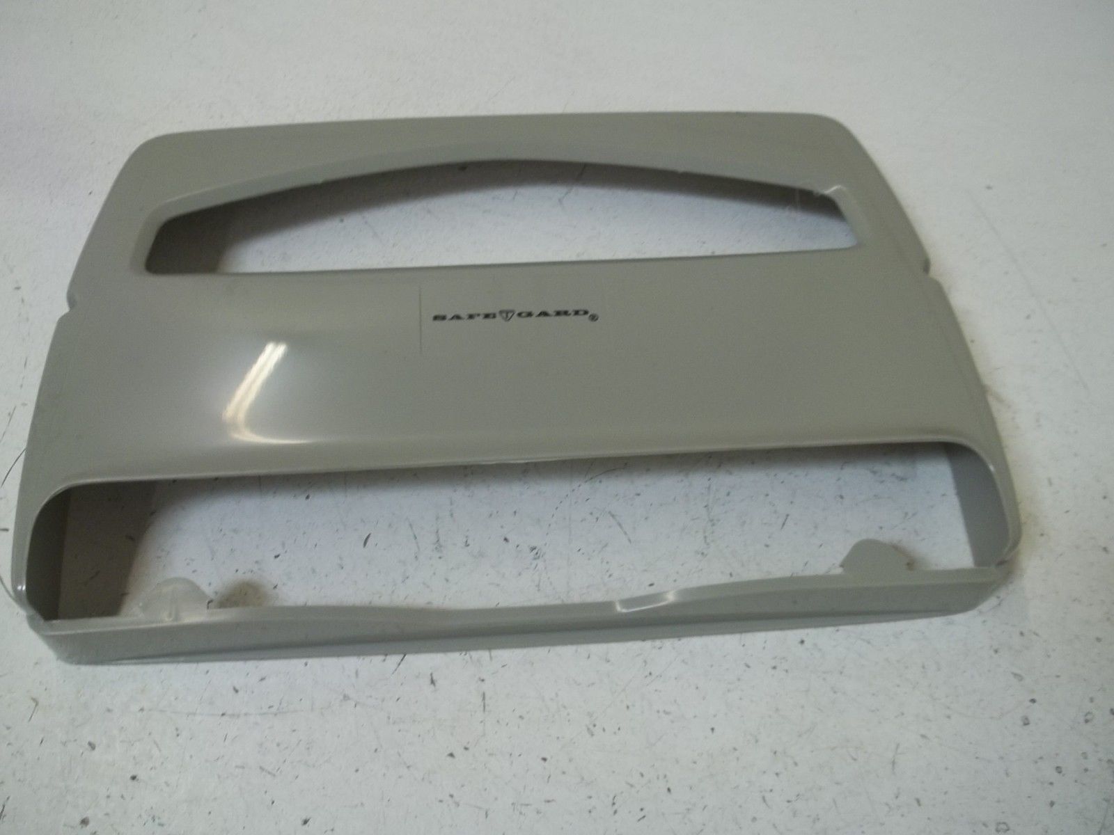 SAFE GUARD 737 TOILET SEAT COVER DISPENSER(GRAY) NSMP