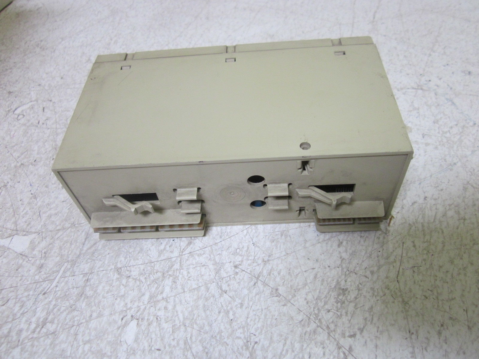 SAIA PCD4.A200 DIGITAL OUTPUT UNMP
