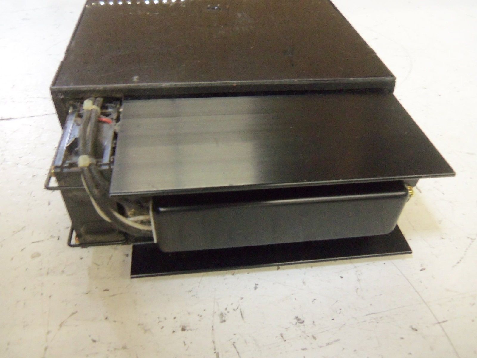 SANYO DENKI 67ZA050AJB3S01 SERVO AMPLIFIER UNMP