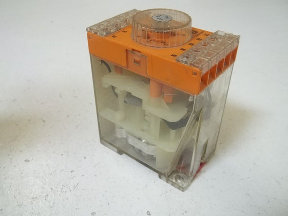 SCHLEICHER SZM 51 RELAY 220V 1-30S 500W 250V-6A *USED*