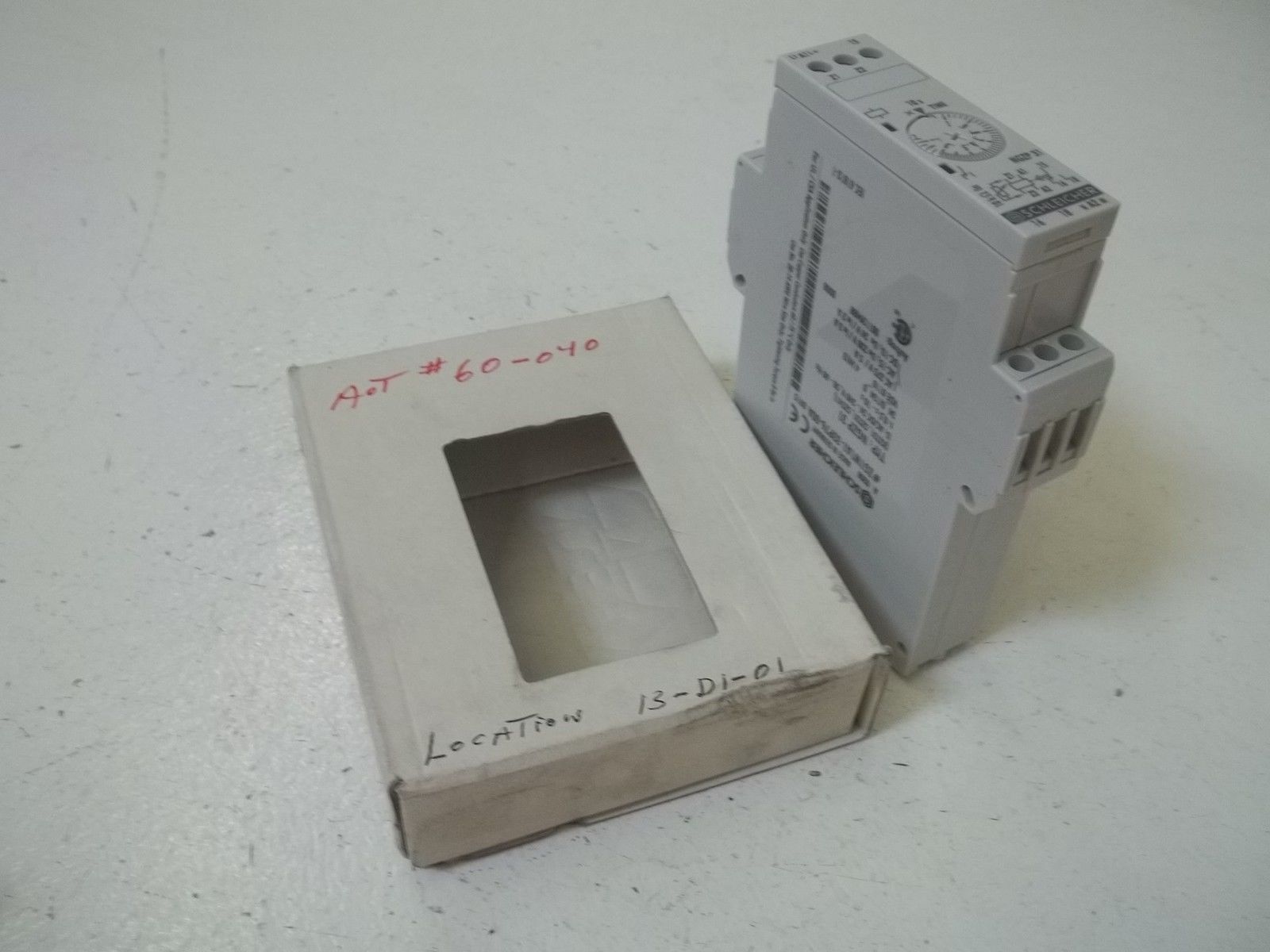 SCHLEICHER ZG1W1A1-33P76-00A TIMER TYPE NGZP 31 0,5S-10S NSMP