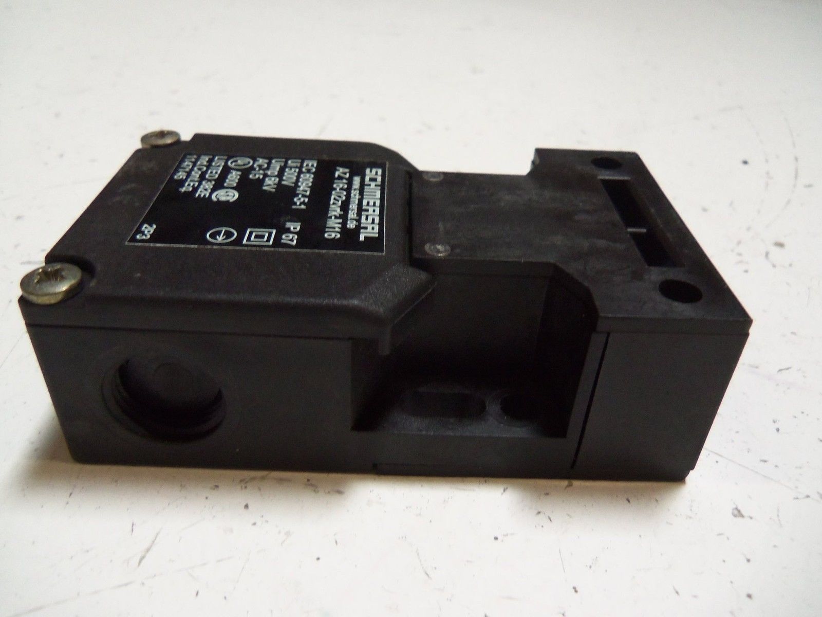 SCHMERSAL AZ16-02RVRK-M16 SAFETY SWITCH UNMP