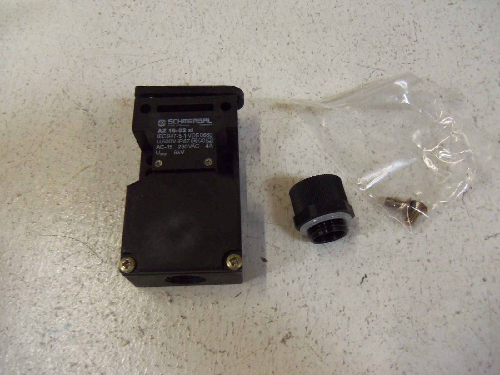 SCHMERSAL AZ16-02ZI-1637  SAFETY INTERLOCK SWITCH NSMP