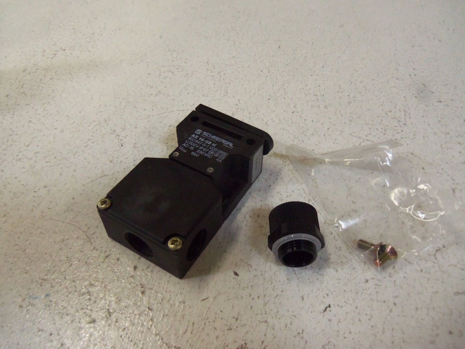 SCHMERSAL AZ16-02ZI-1637  SAFETY INTERLOCK SWITCH NSMP