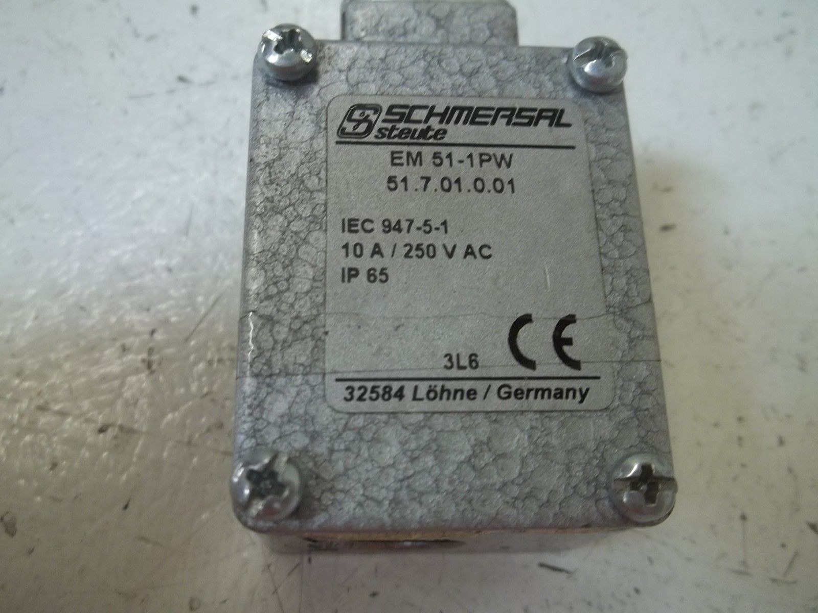 SCHMERSAL EM51-1PW LIMIT SWITCH UNMP