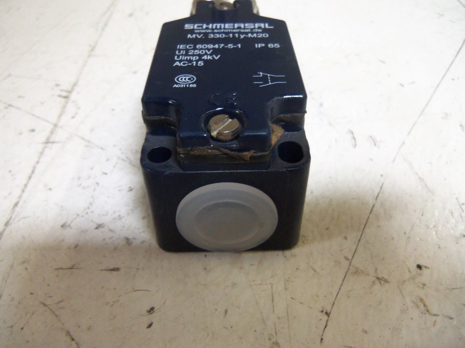 SCHMERSAL MV.330-11y-M20 SWITCH UNMP