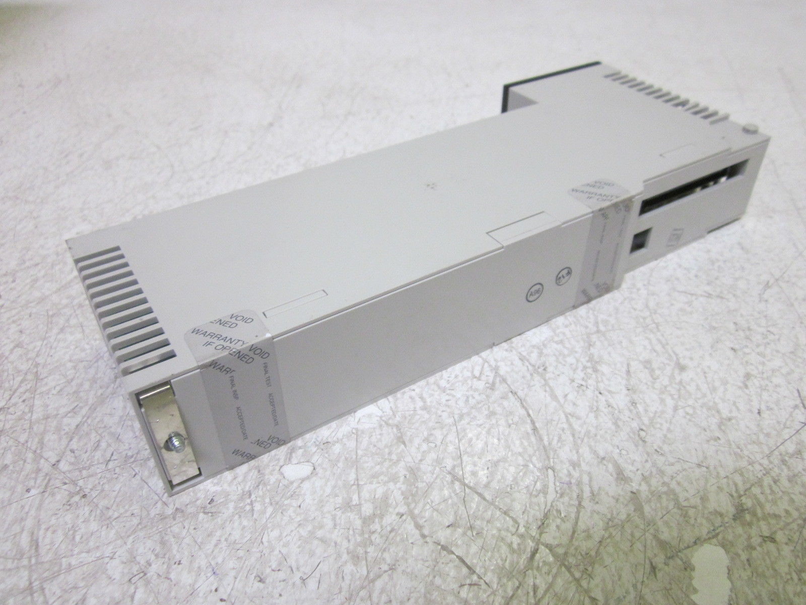 SCHNEIDER ELECTRIC 140DAO84210 UNMP