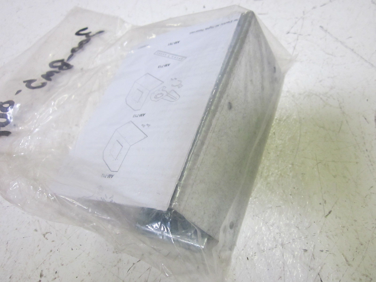 SCHNEIDER ELECTRIC AM-715 CRANK ARM ADAPTER KIT MX40-7040X NSMP