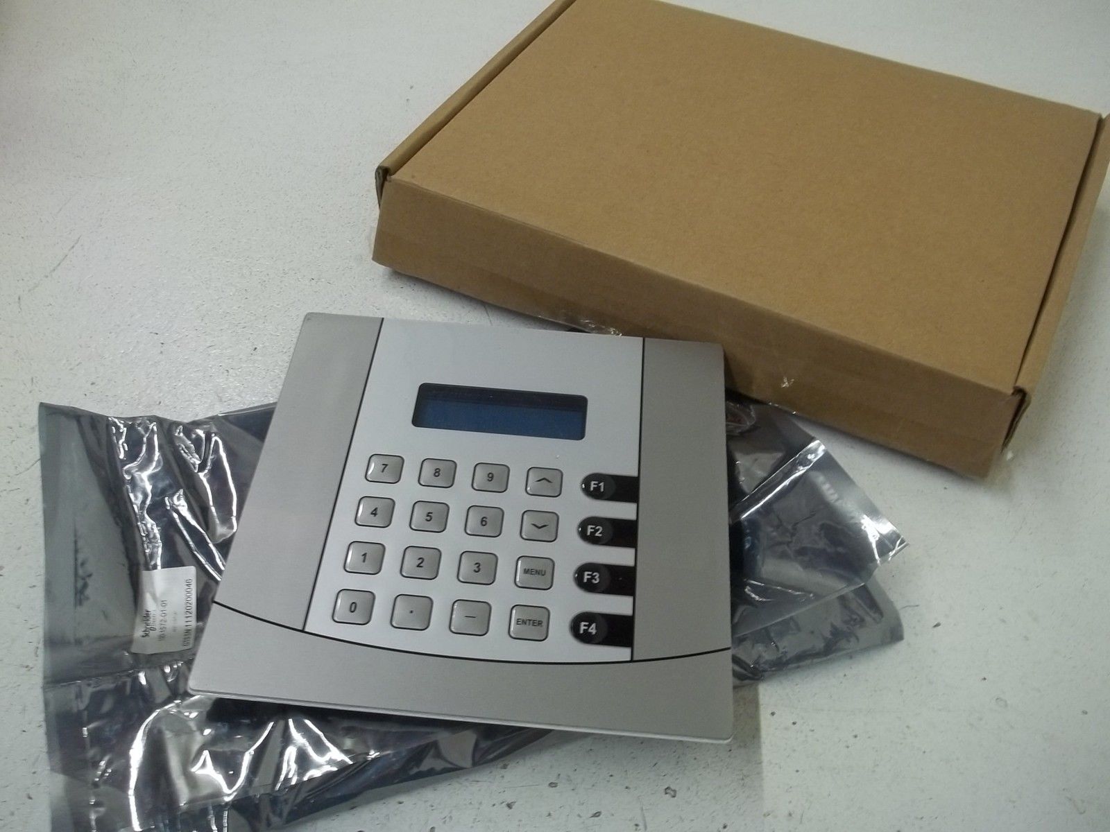 SCHNEIDER ELECTRIC 100-1572-01-01 *NEW IN BOX*