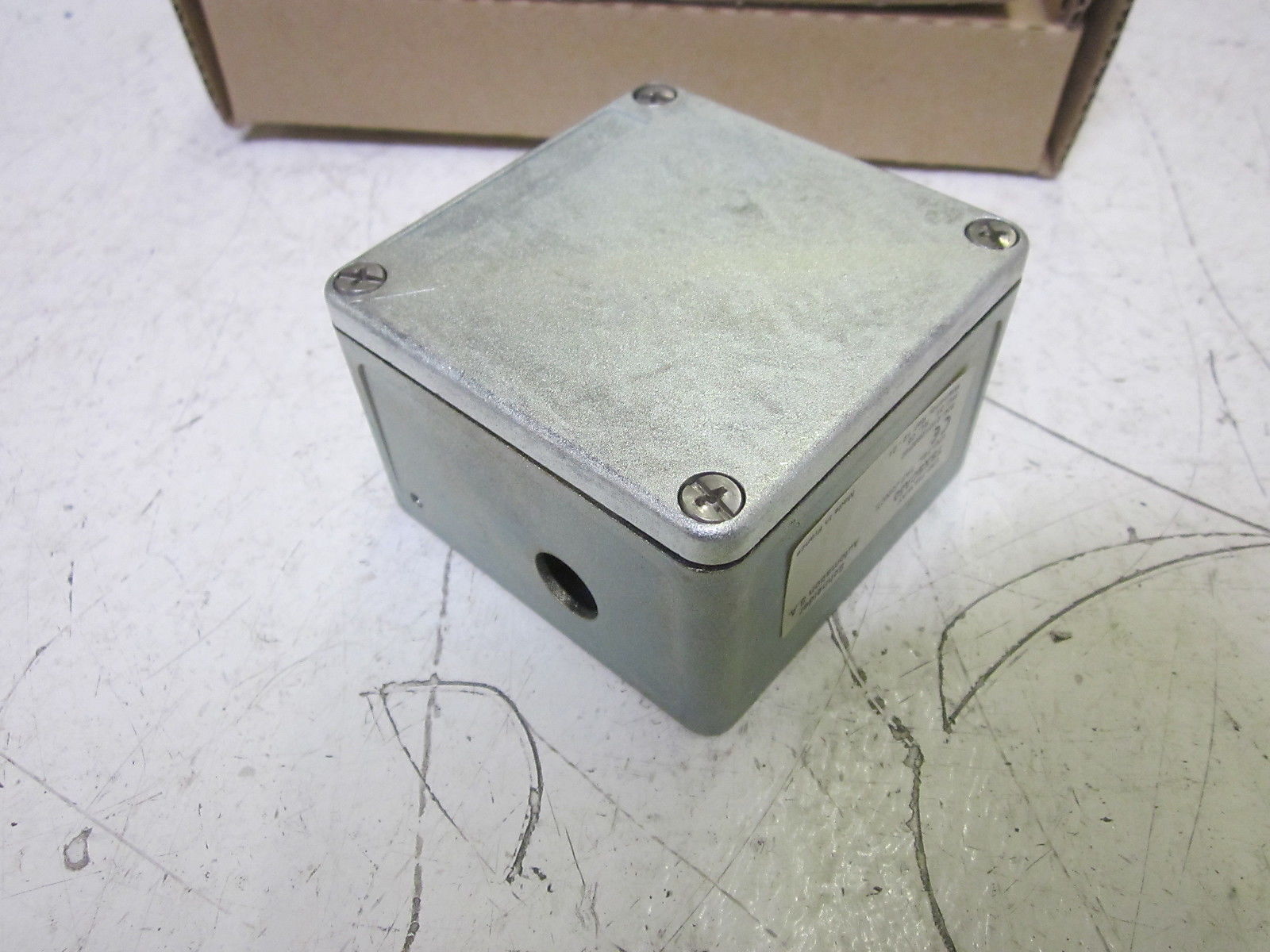 SCHNEIDER ELECTRIC TSXSCA50 UNI-TEL. TAP JUNCTION UNMP