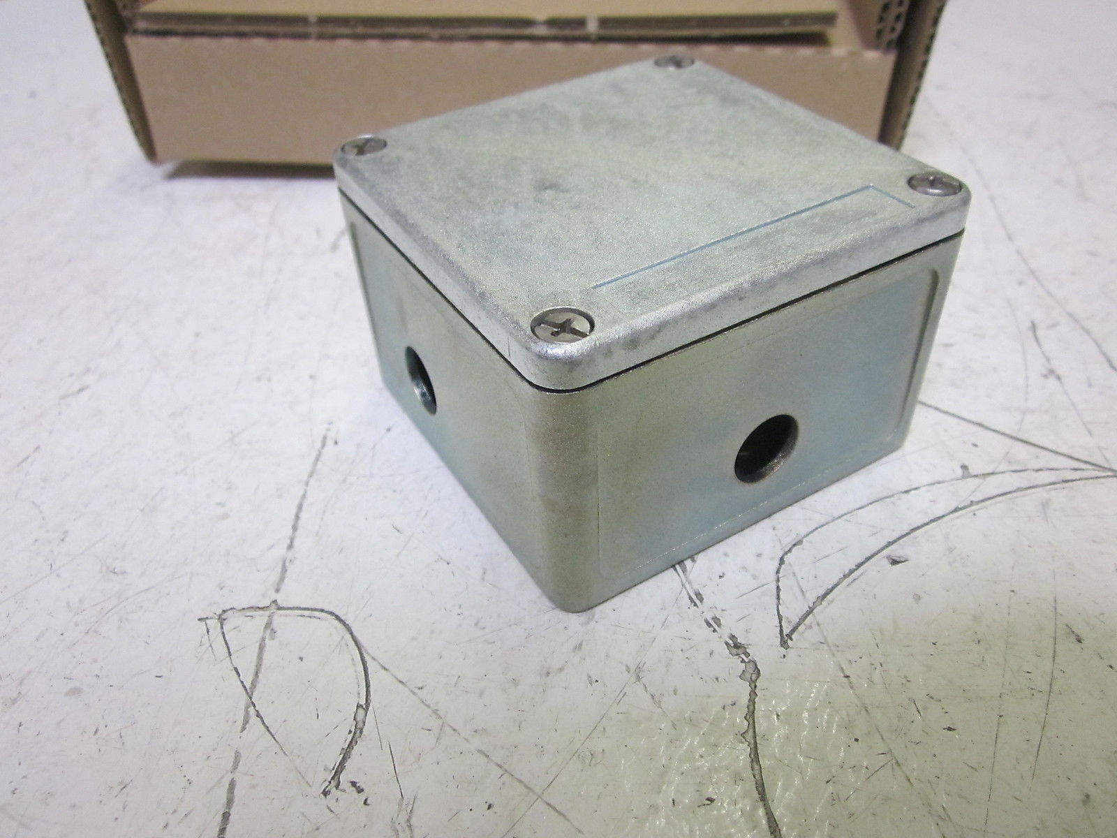 SCHNEIDER ELECTRIC TSXSCA50 UNI-TEL. TAP JUNCTION UNMP