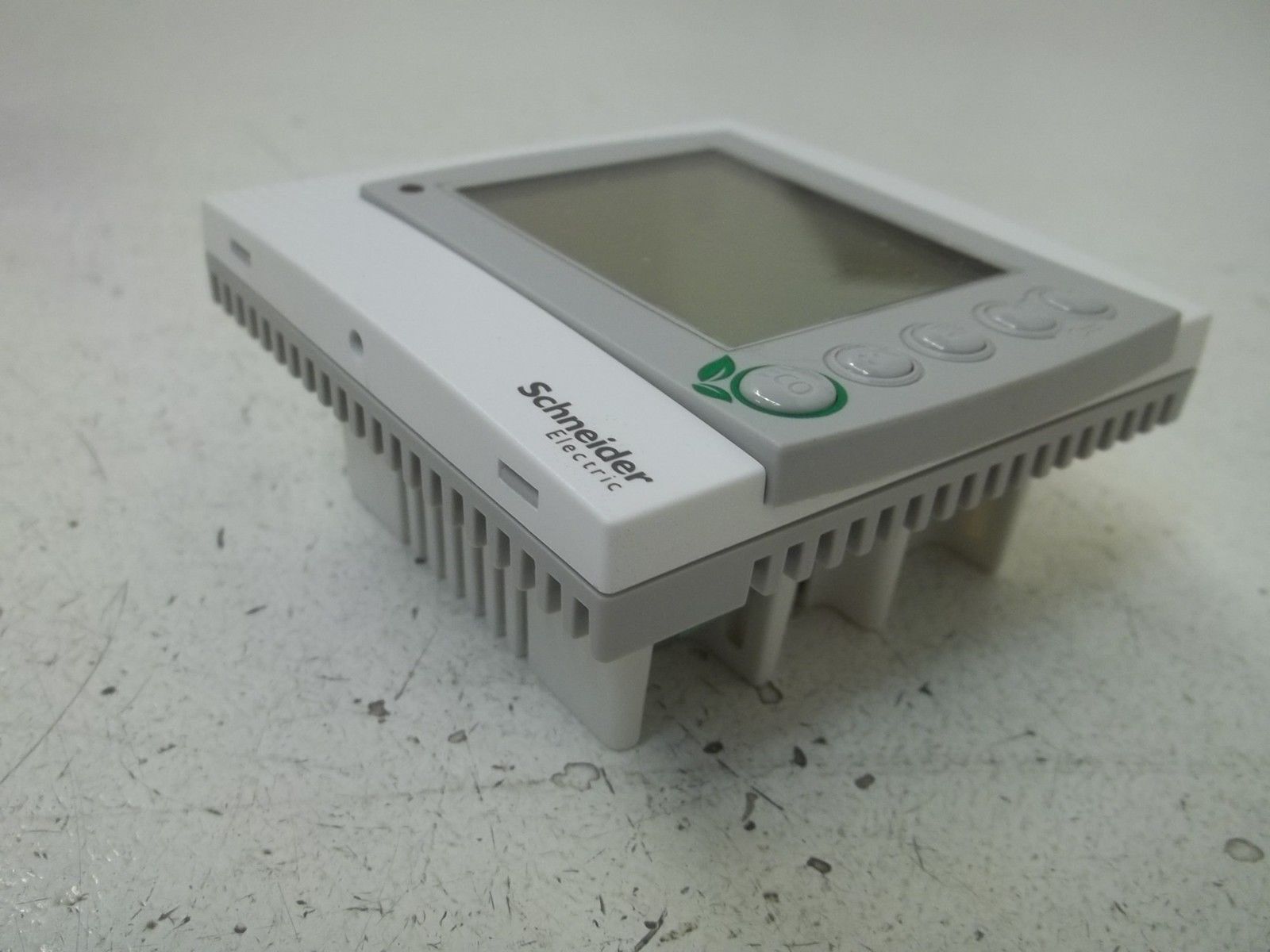 SCHNEIDER ELECTRIC TC300 DIGITAL FAN COIL THERMOSTAT NSMP