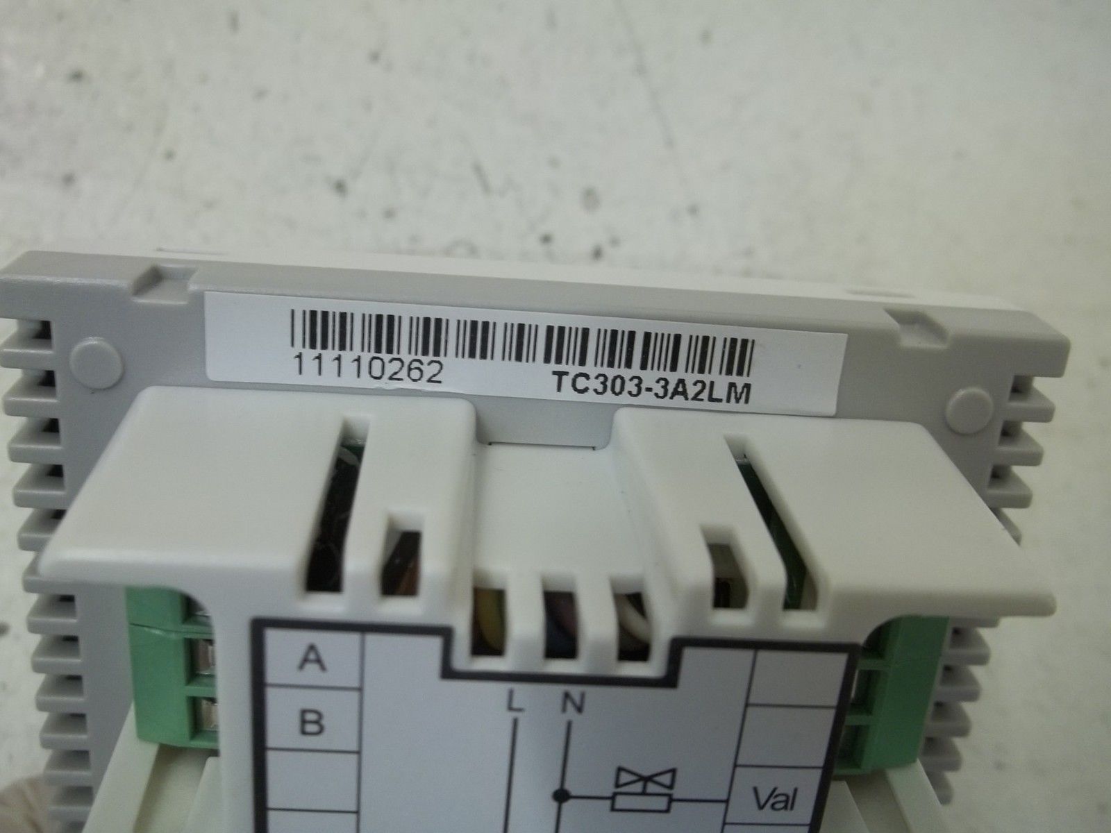 SCHNEIDER ELECTRIC TC300 DIGITAL FAN COIL THERMOSTAT NSMP