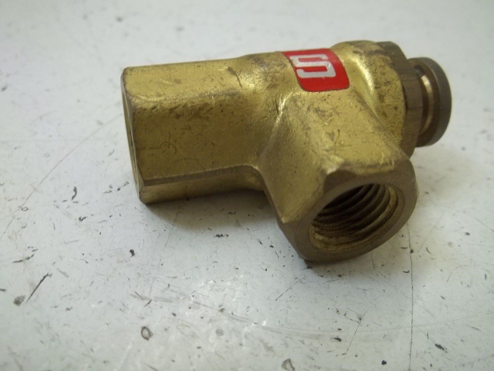 SCHRADER BELLOW 7796SP1 TWO-WAY VALVE  UNMP