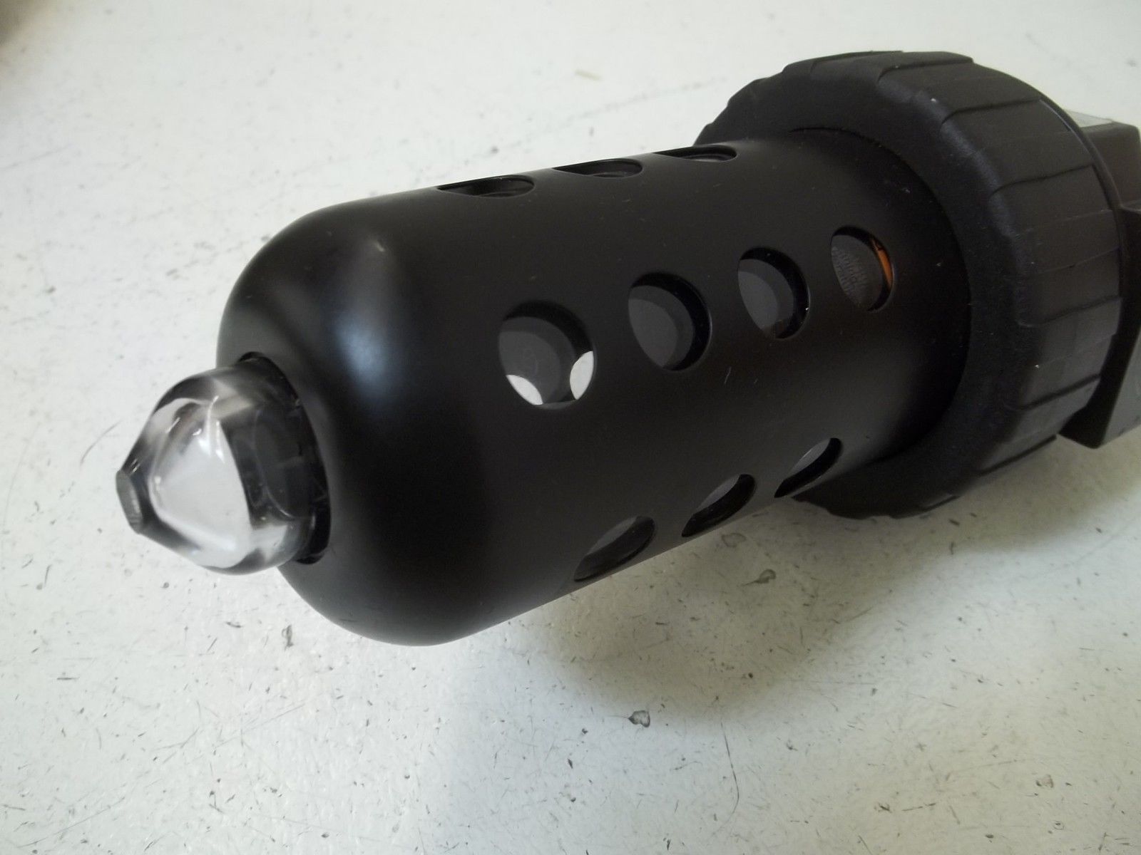 SCHRADER BELLOWS  07L32BESB PNEUMATIC VALVE UNMP
