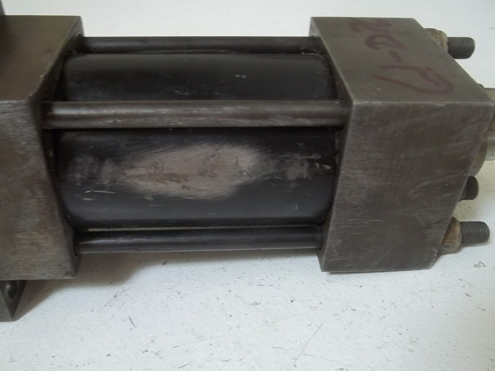 SCHRADER BELLOWS FAB102511 UNIVERSAL PNEUMATIC CYLINDER 250 PSI MAX UNMP