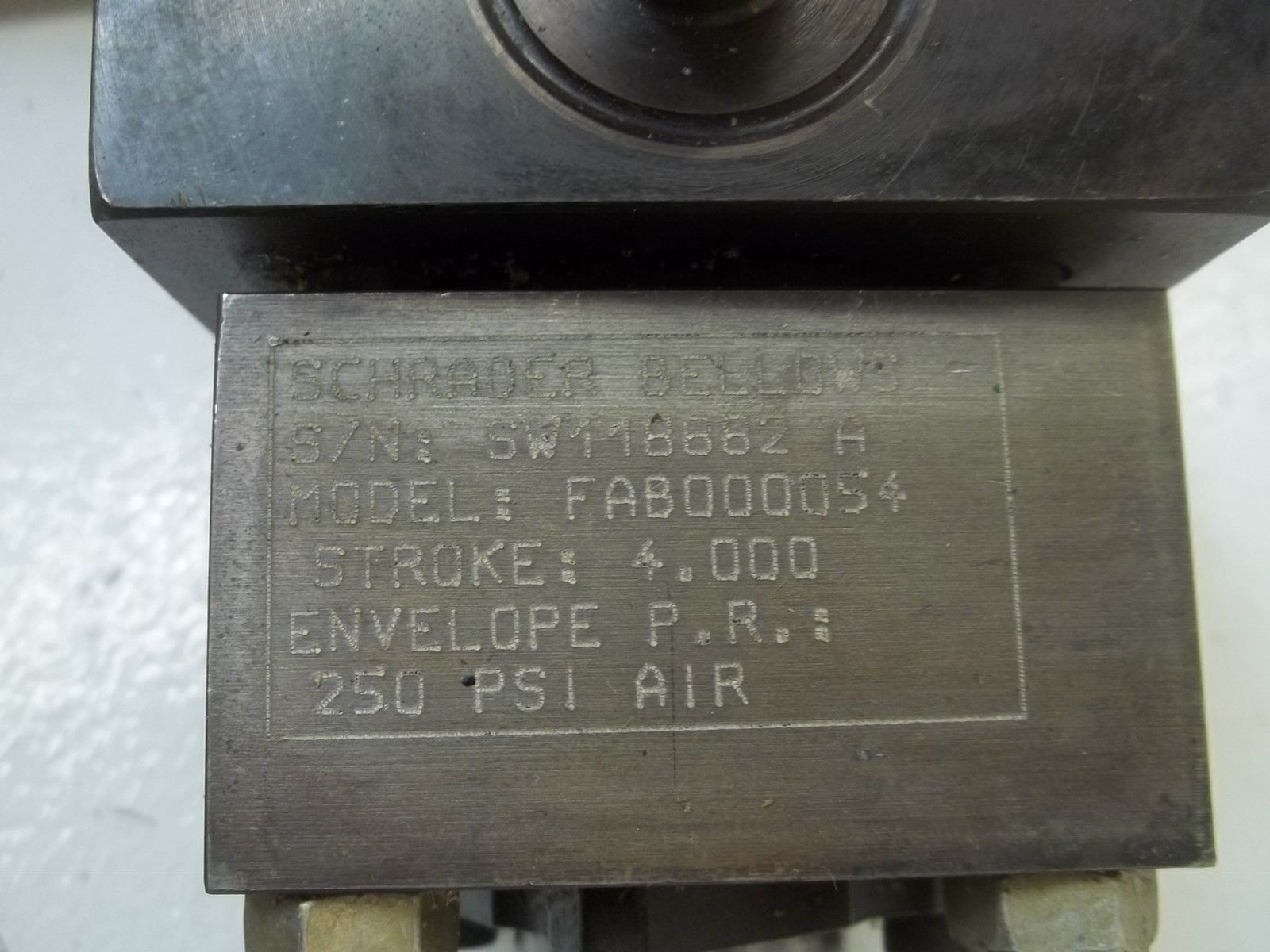 SCHRADER BELLOWS FAB000054 PNEUMATIC CYLINDER UNMP