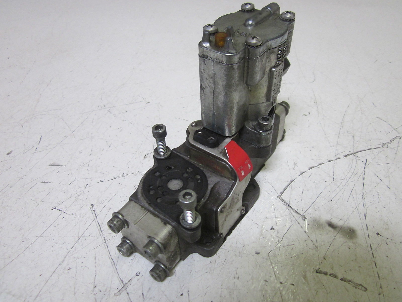 SCHRADER BELLOWS L415-28-102 SOLENOID VALVE 110/120V (AS IS) UNMP