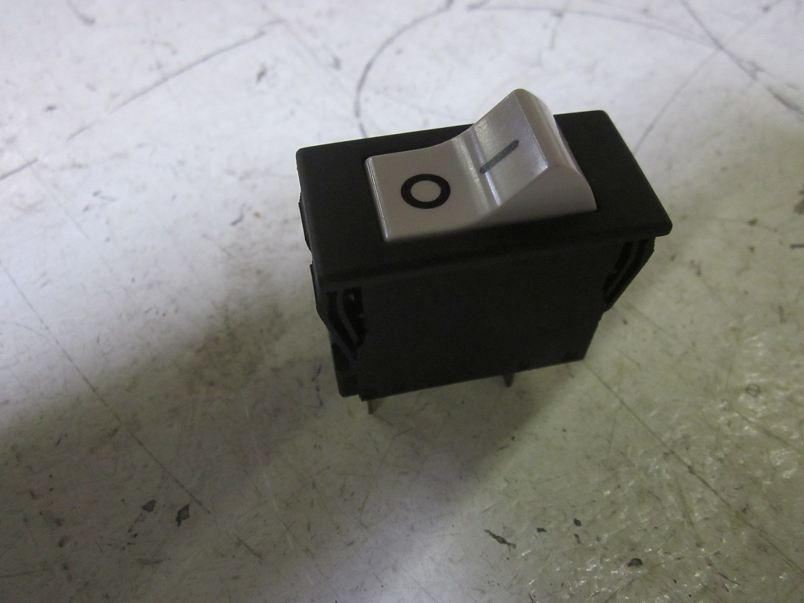 SCHURTER ABDWMJ03C0 SWITCH 240VAC  NSNP