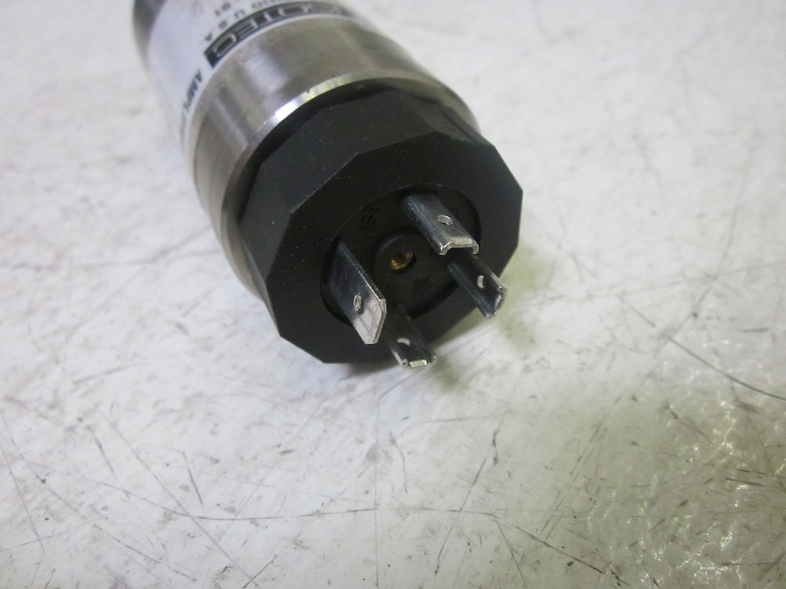SENSOTEC 440/F443-01 TRANSDUCER 9-32VDC UNMP