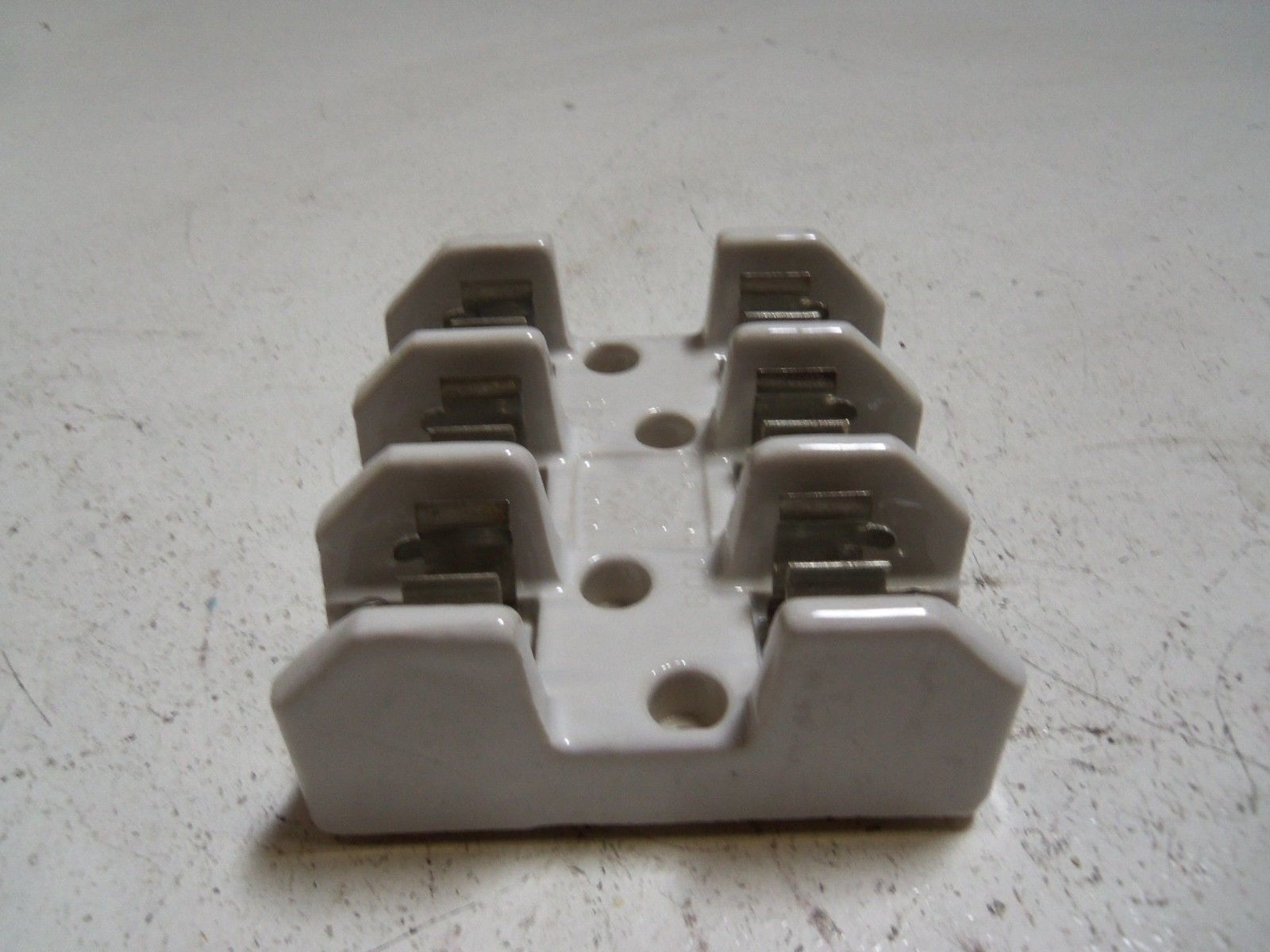 SHAWMUT 2080 PORCELAIN CUTOUT BASE NSMP