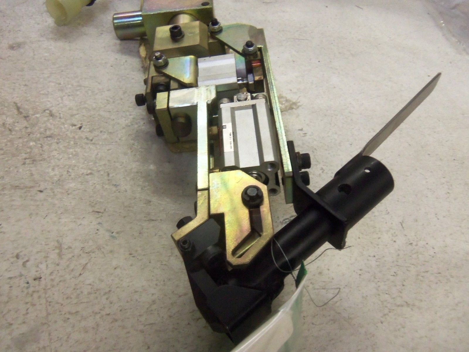 SHINWA F1326-A21 GUN WELDING UNMP
