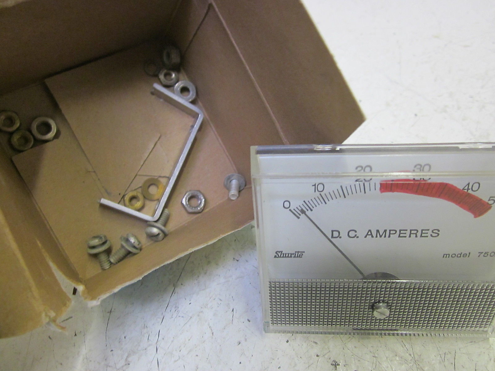 SHURITE 7208-Z PANEL METER 0/50 D.C. AMPERES UNMP