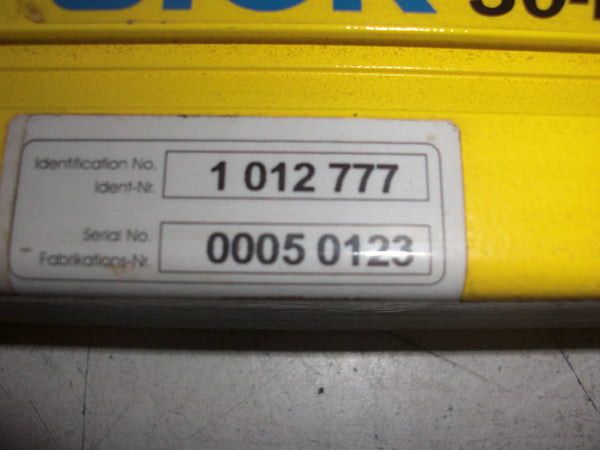 SICK 30-FGS FGSS-300-211 SAFETY LIGHT CURTAIN SENDER UNMP