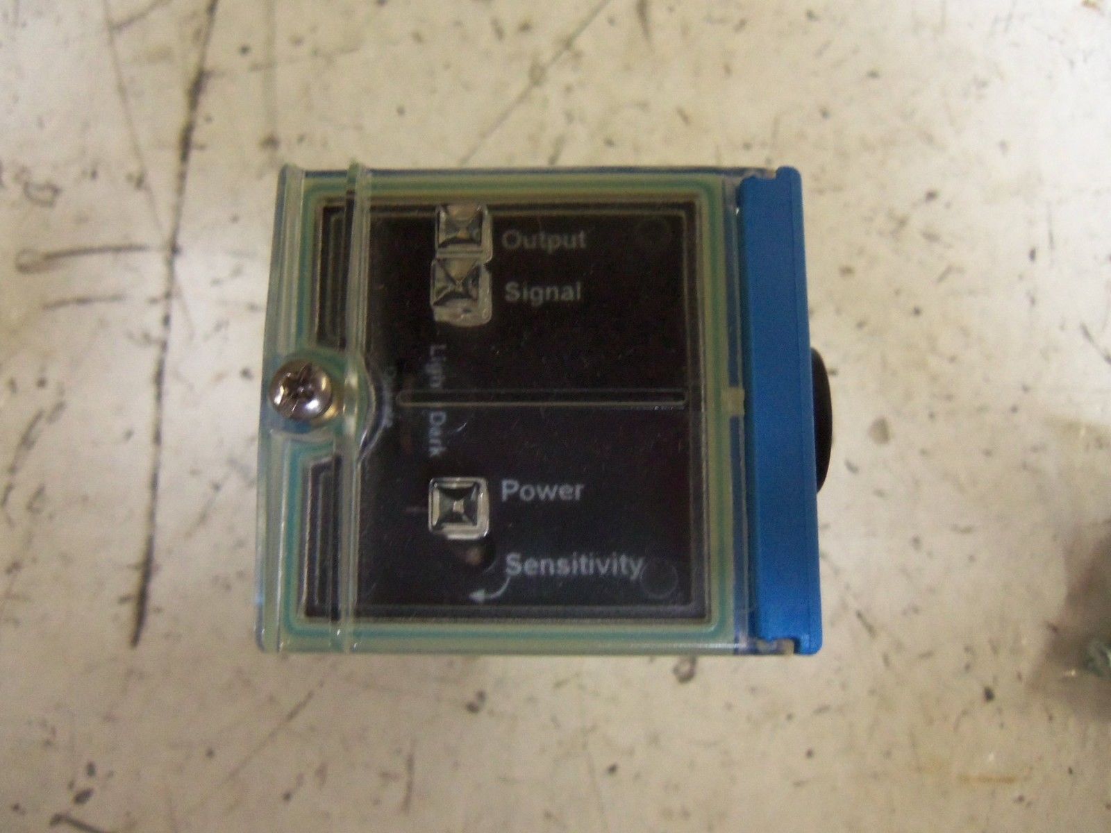 SICK WLL2000-B5300 SENSOR *NEW IN BOX*